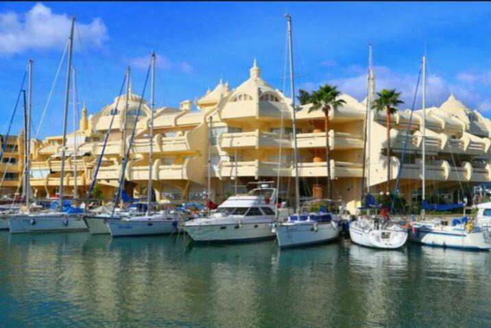 Estudio Sagitario Benalmádena Buitenkant foto